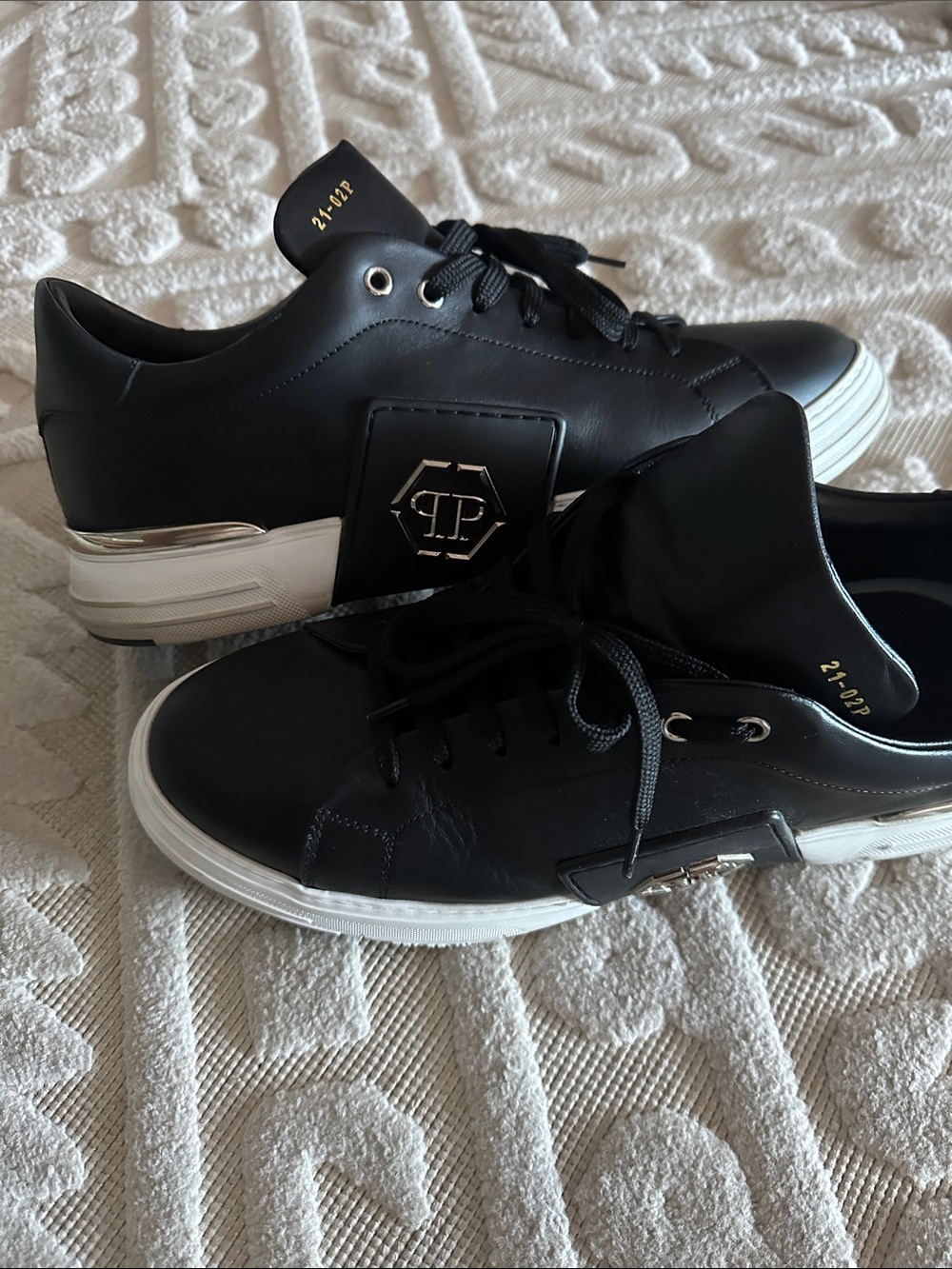 Philipp Plein Men's Black Leather Low-Top Sneakers with White Sole